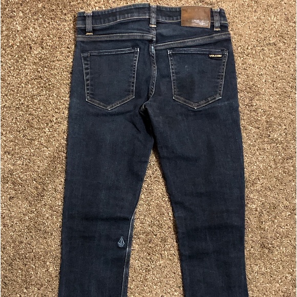 Volcom Women’s Dark wash tapered Jeans Style: Solver Size: 27 - Picture 3 of 4